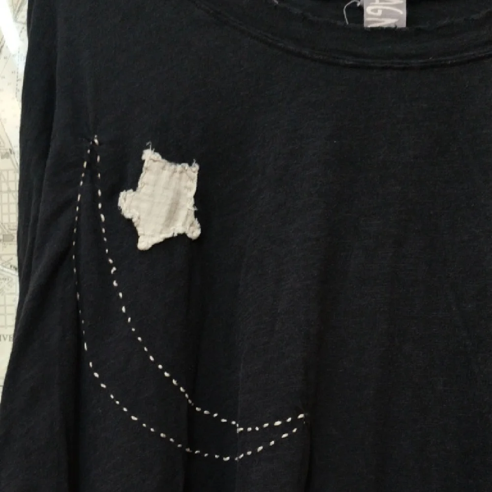 Magnolia Pearl Black Tunic with Cream Star Details - Picture 4 of 5